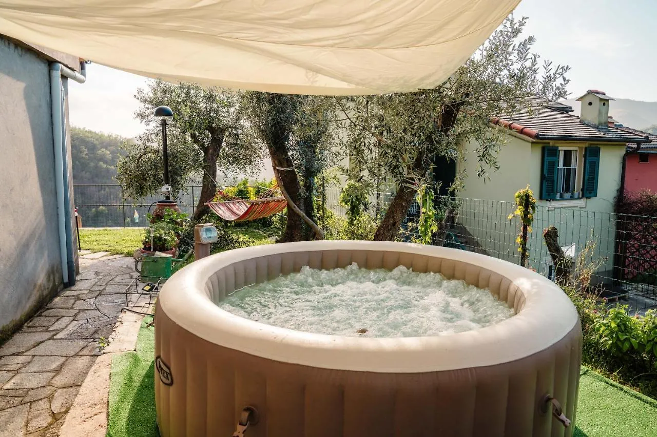 Jacuzzi Privata-Giardino-Parcheggio-Sdraio-Amaca-Intera Casa A Disposizione Villa Recco Holiday home
